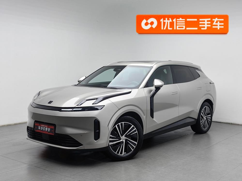 Lynk & Co 08 EM-P 2023 — фото автомобиля 1