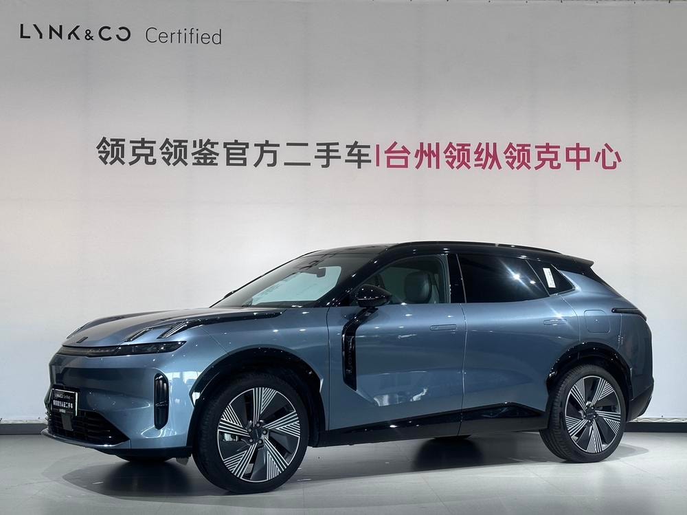 Lynk & Co 08 EM-P 2023 — фото автомобиля