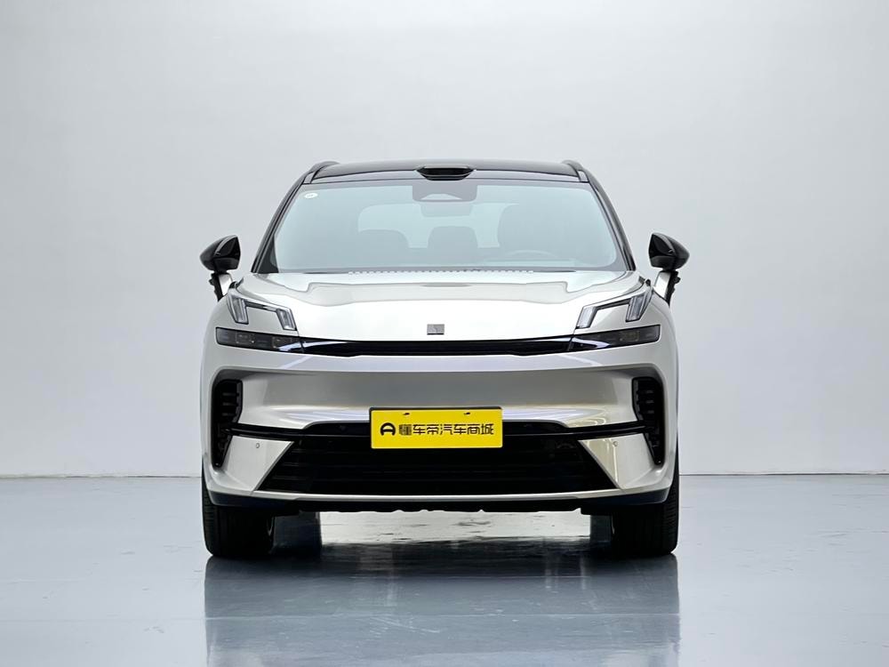 Lynk & Co 08 EM-P 2026 — фото автомобиля 1