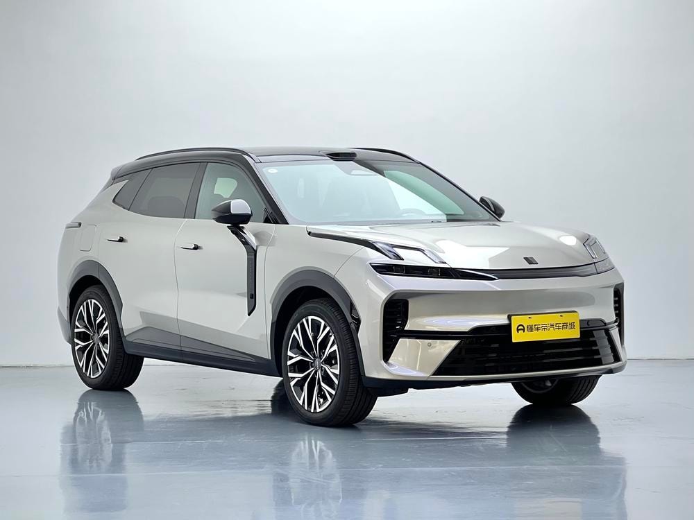 Lynk & Co 08 EM-P 2026 — фото автомобиля