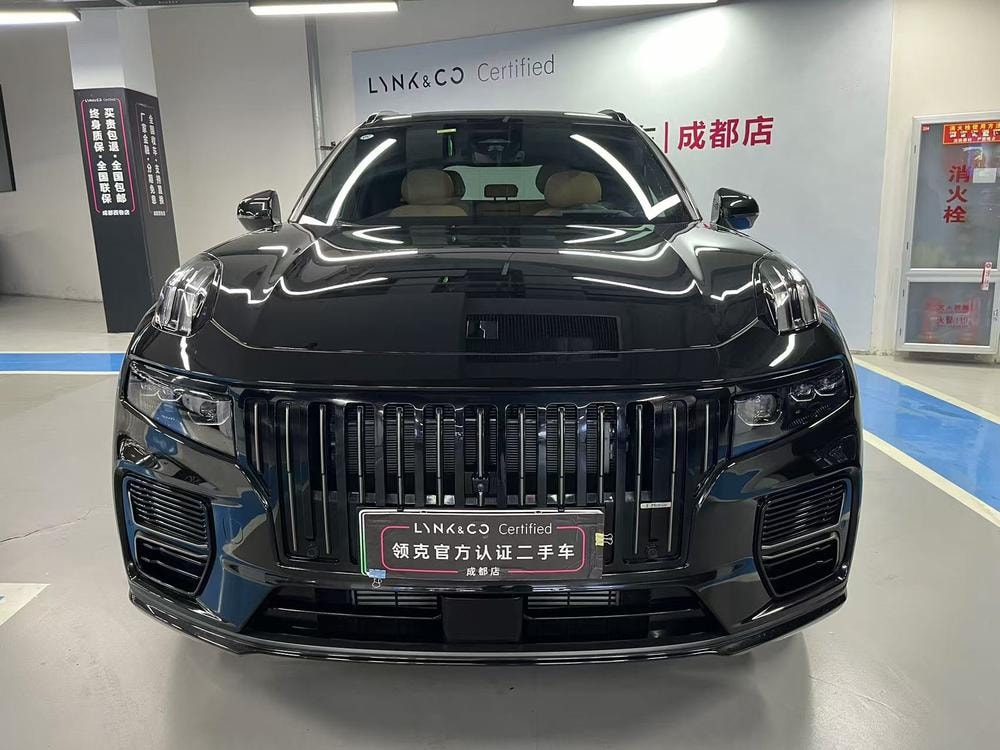 Lynk & Co 09 EM-P 2025 — фото автомобиля
