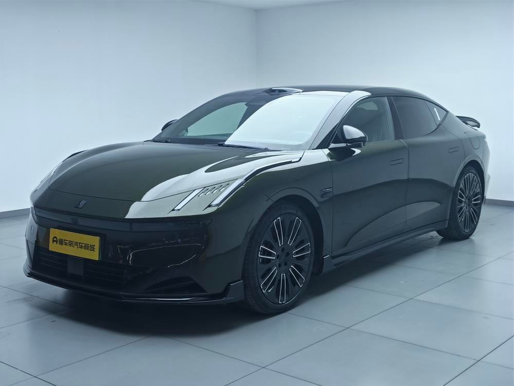 Lynk & Co 10 EM-P 2025 — фото автомобиля