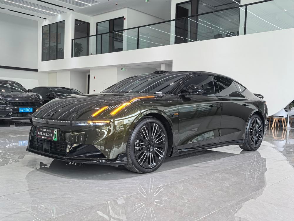 Lynk & Co 10 EM-P 2025 — фото автомобиля