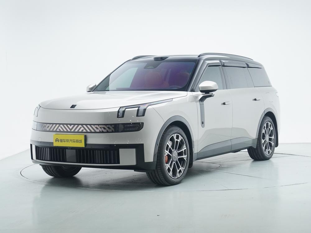 Lynk & Co 900 2025 — фото автомобиля