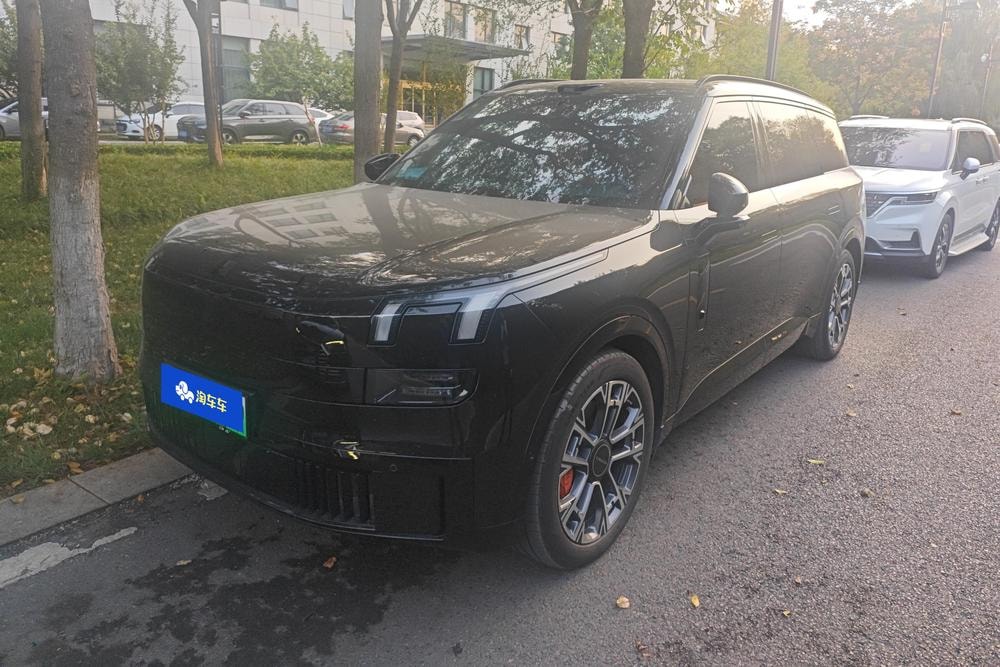 Lynk & Co 900 2025 — фото автомобиля