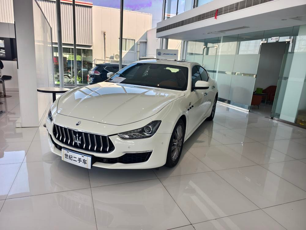 Maserati Ghibli 2021 — фото автомобиля