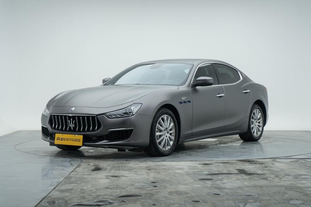 Maserati Ghibli 2022 — фото автомобиля