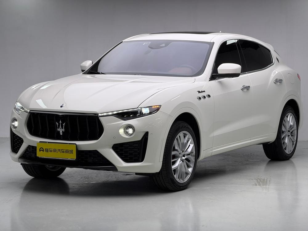 Maserati Levante 2022 — фото автомобиля