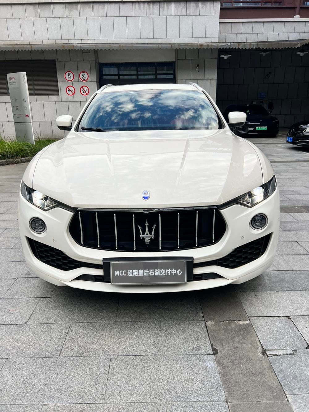 Maserati Levante 2018 — фото автомобиля 1