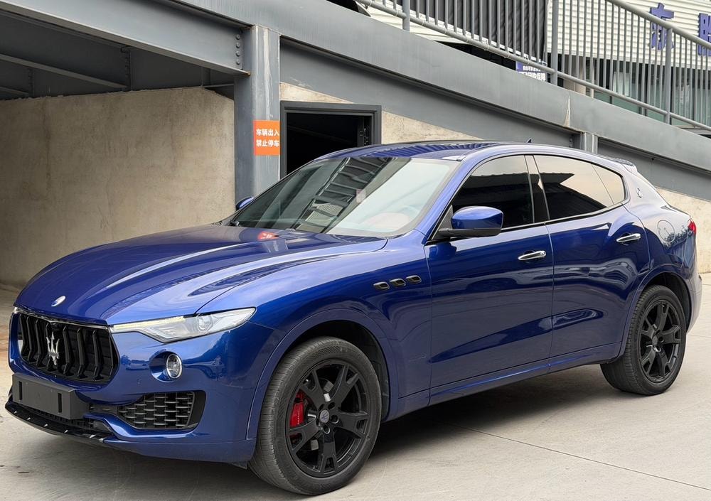 Maserati Levante 2018 — фото автомобиля 1