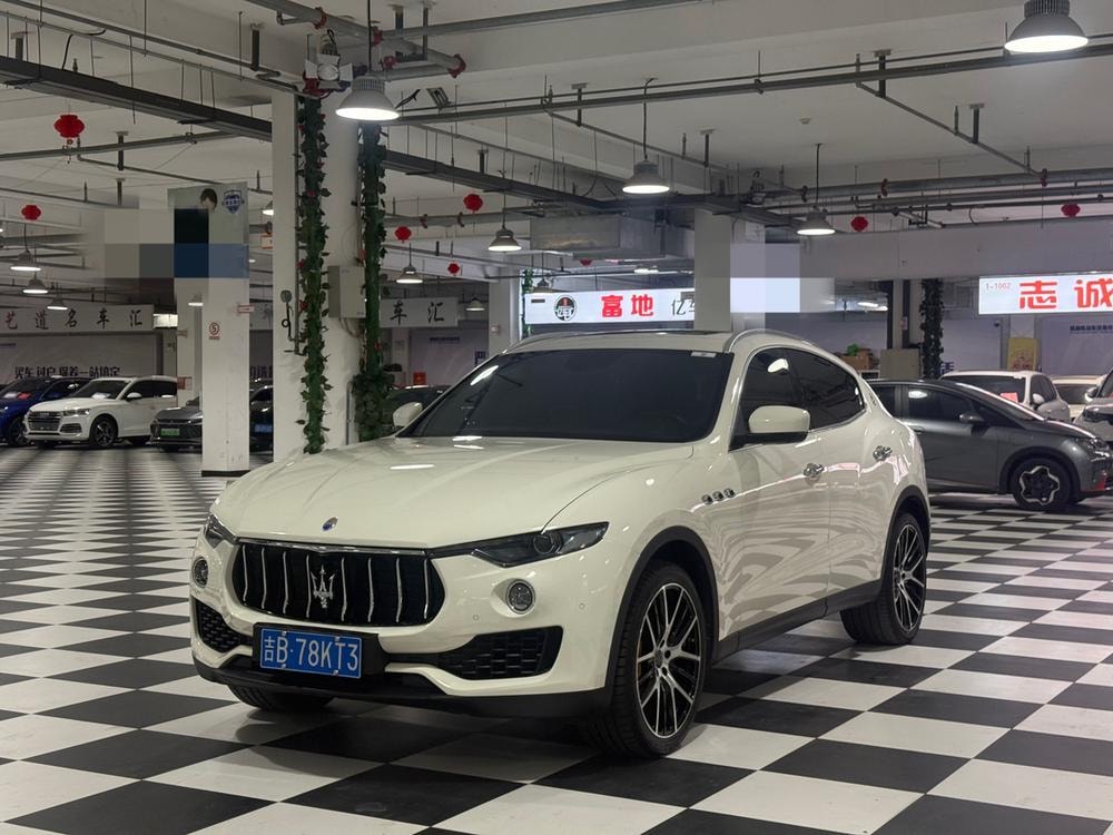 Maserati Levante 2016 — фото автомобиля
