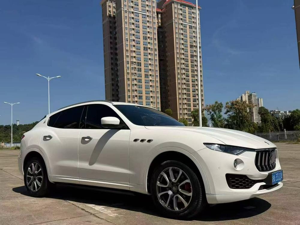 Maserati Levante 2018 — фото автомобиля 1