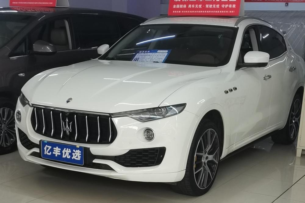Maserati Levante 2018 — фото автомобиля 1