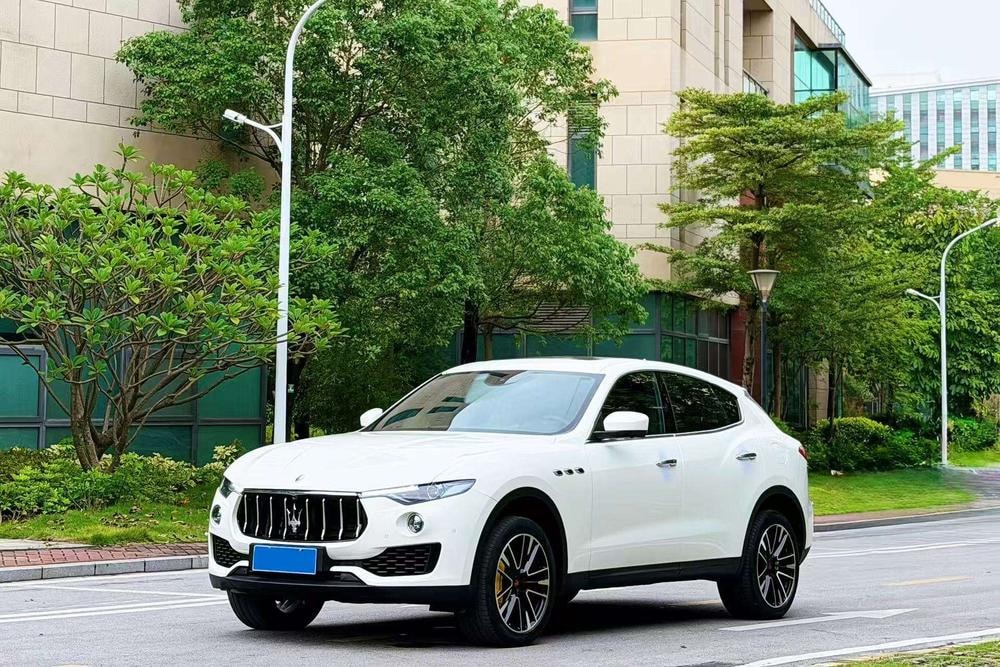 Maserati Levante 2018 — фото автомобиля 1