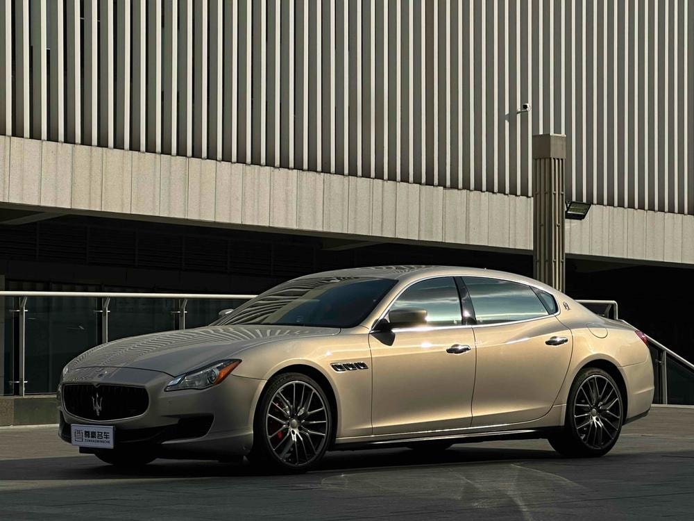 Maserati Quattroporte 2015 — фото автомобиля 1