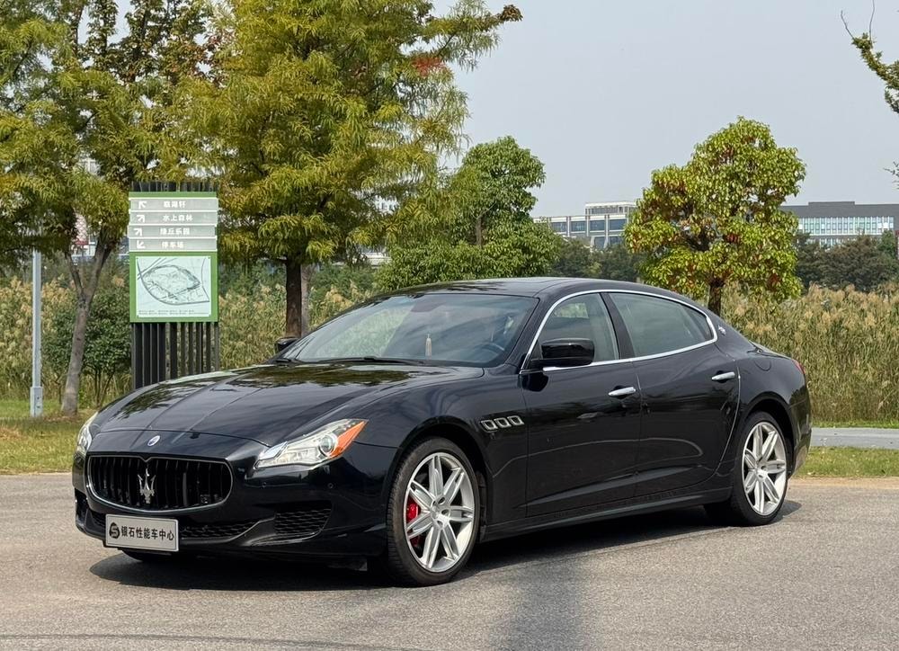 Maserati Quattroporte 2013 — фото автомобиля