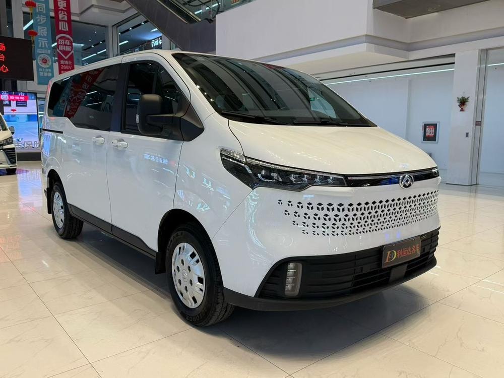 Maxus New V70 2023 — фото автомобиля