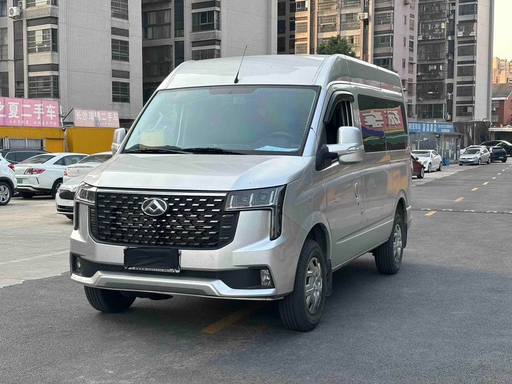 Maxus New V80 2025 — фото автомобиля 1