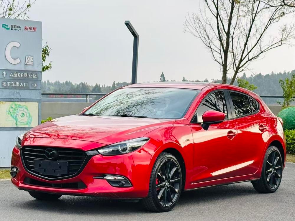 Mazda 3 Axela 2017 — фото автомобиля 1