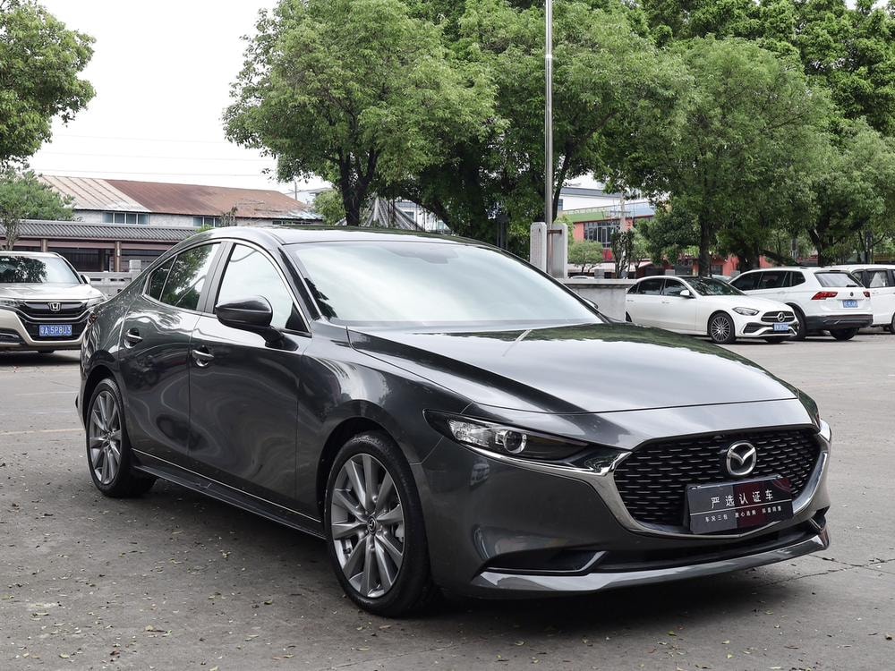 Mazda 3 Axela 2023 — фото автомобиля 1