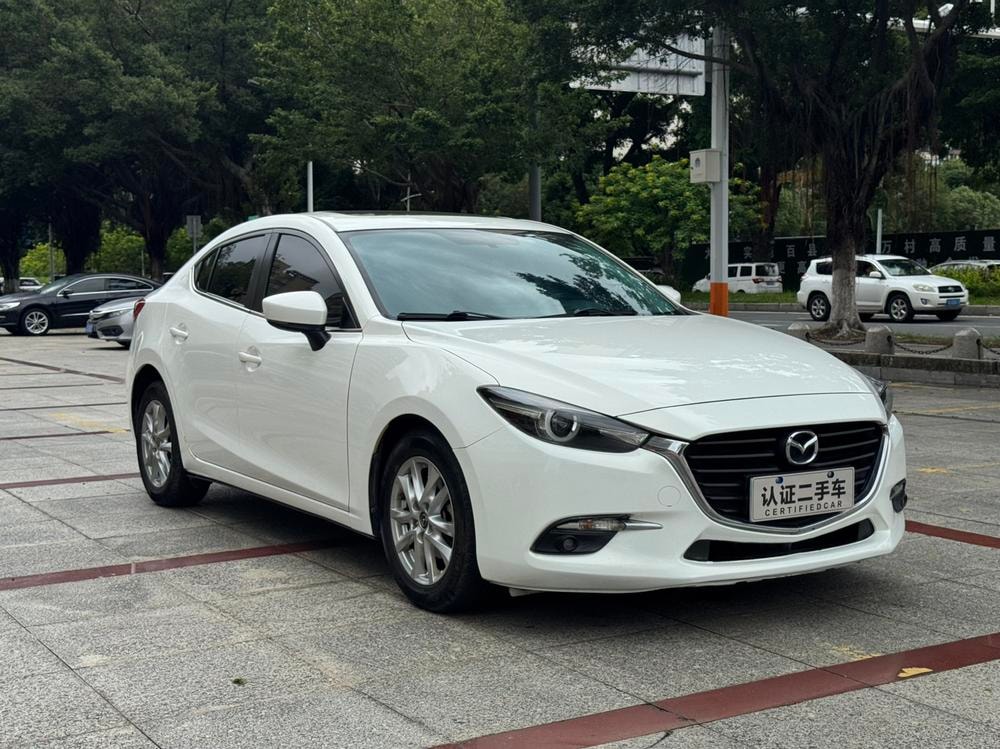 Mazda 3 Axela 2017 — фото автомобиля