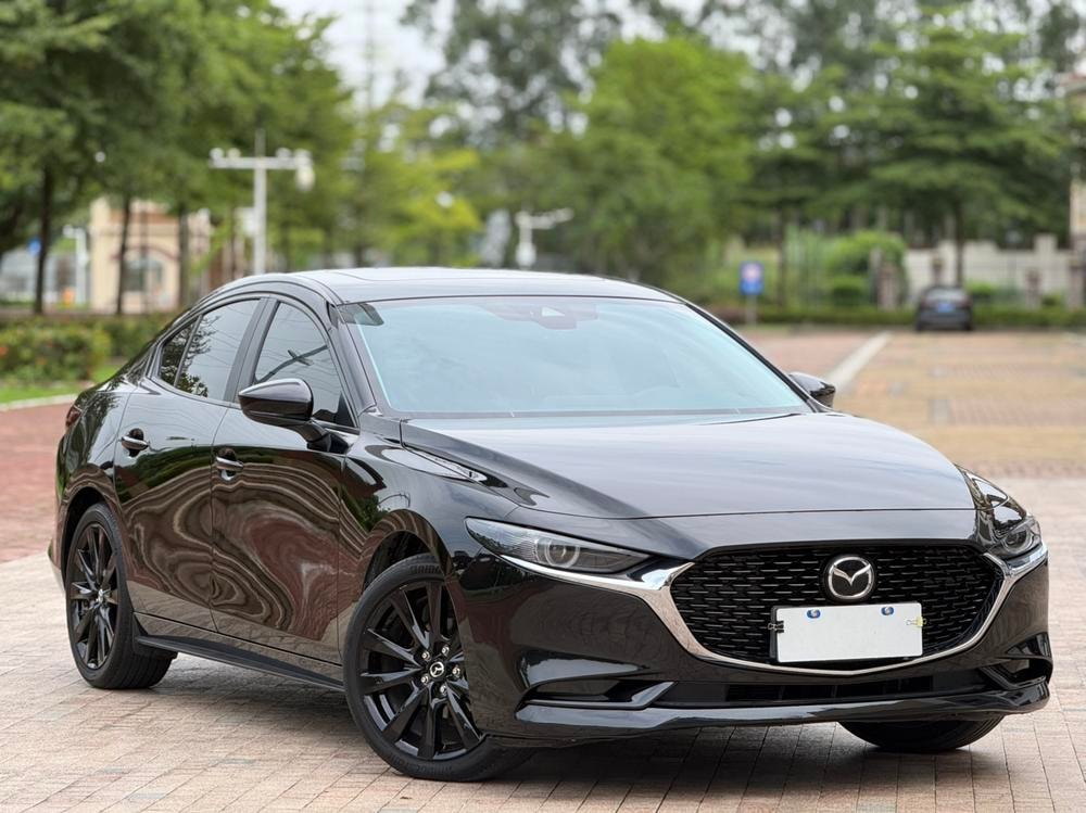 Mazda 3 Axela 2023 — фото автомобиля 1