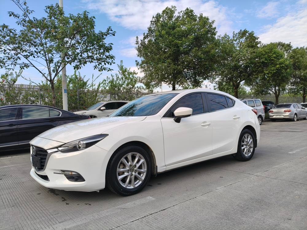 Mazda 3 Axela 2017 — фото автомобиля