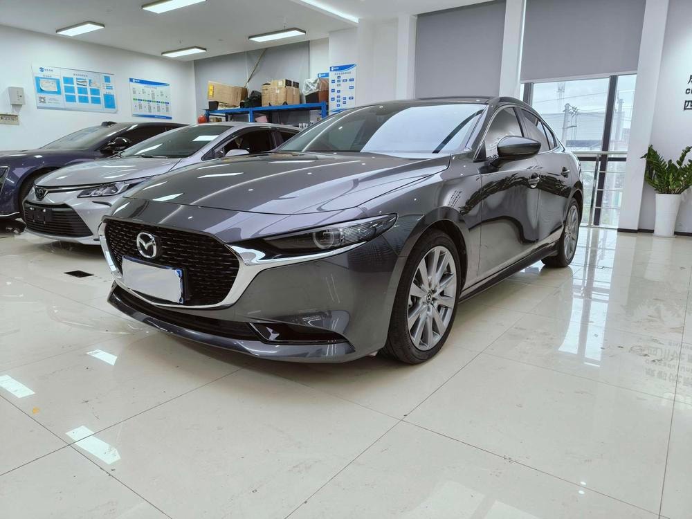 Mazda 3 Axela 2023 — фото автомобиля 1