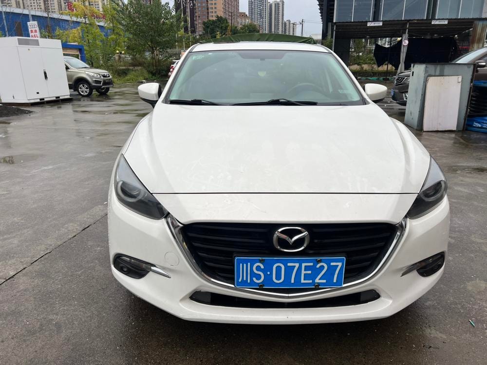 Mazda 3 Axela 2017 — фото автомобиля