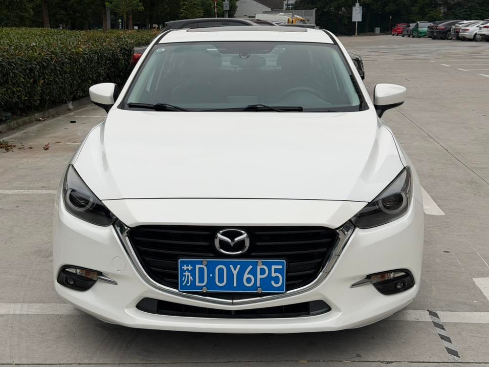 Mazda 3 Axela 2017 — фото автомобиля