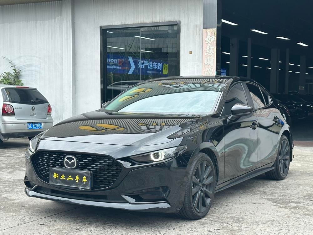 Mazda 3 Axela 2023 — фото автомобиля 1