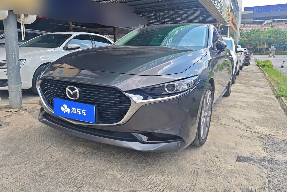 Mazda 3 Axela 2020 — фото автомобиля