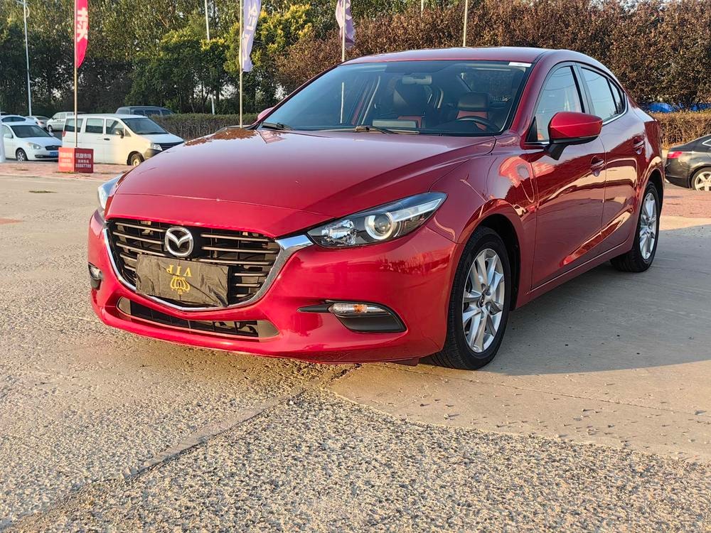 Mazda 3 Axela 2019 — фото автомобиля