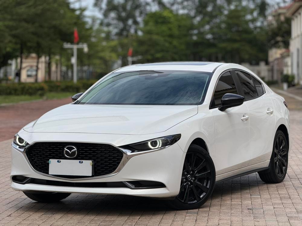 Mazda 3 Axela 2023 — фото автомобиля 1