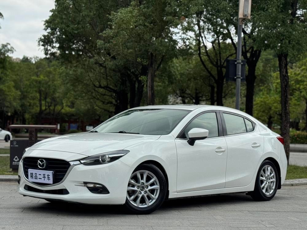 Mazda 3 Axela 2019 — фото автомобиля