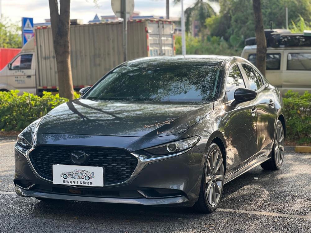Mazda 3 Axela 2022 — фото автомобиля 1