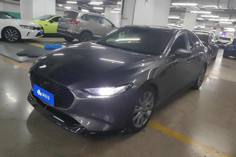 Mazda 3 Axela 2023 — фото автомобиля 1