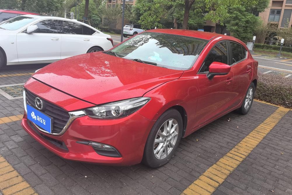 Mazda 3 Axela 2019 — фото автомобиля