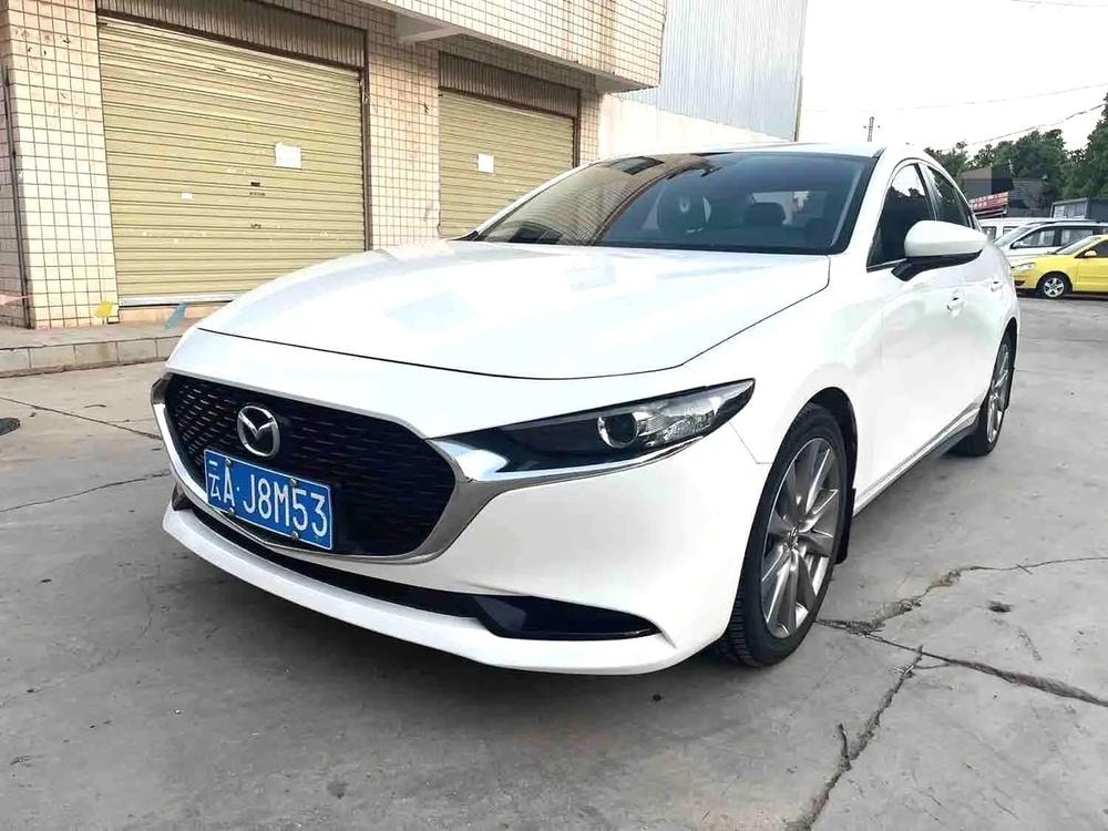 Mazda 3 Axela 2020 — фото автомобиля