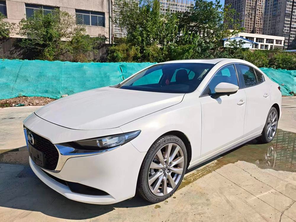 Mazda 3 Axela 2021 — фото автомобиля