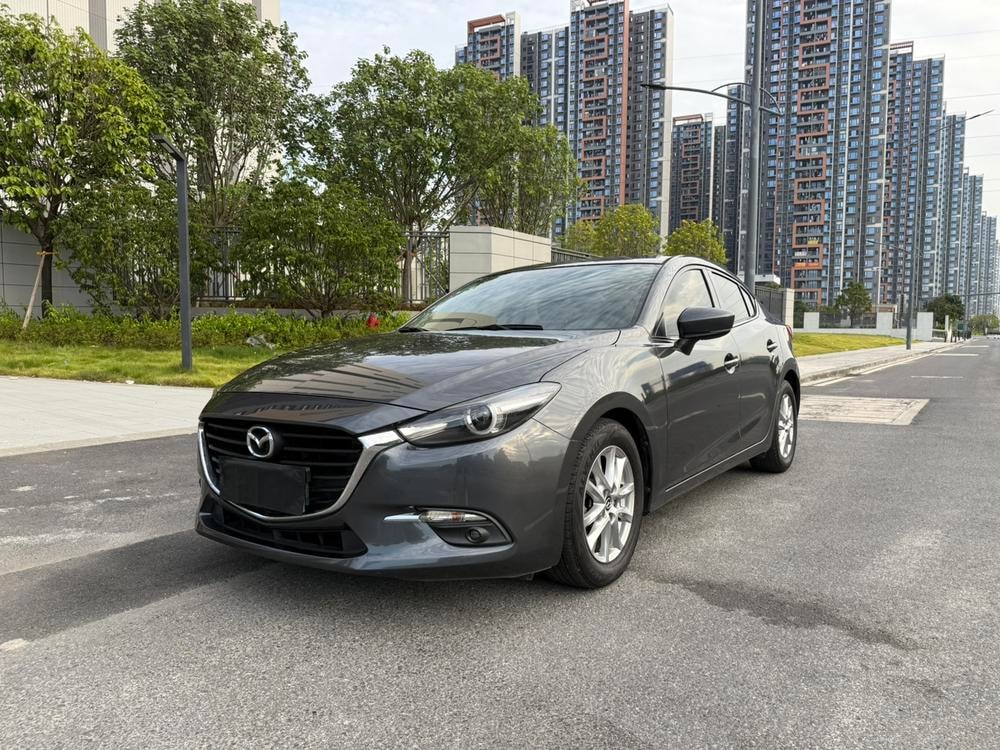 Mazda 3 Axela 2017 — фото автомобиля 1