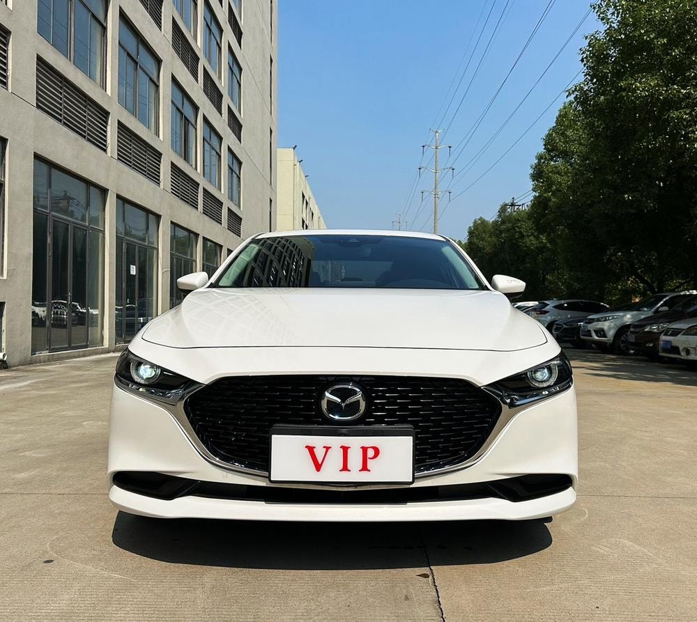 Mazda 3 Axela 2025 — фото автомобиля 1
