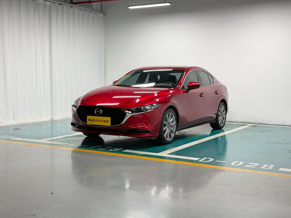 Mazda 3 Axela 2020 — фото автомобиля