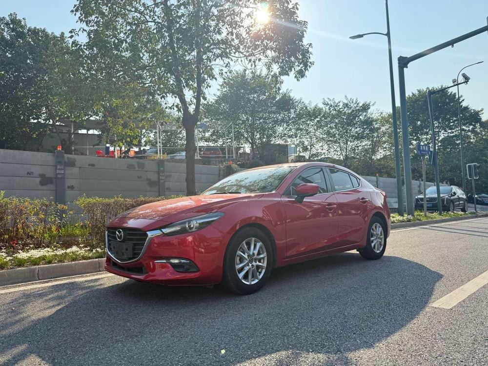 Mazda 3 Axela 2017 — фото автомобиля 1