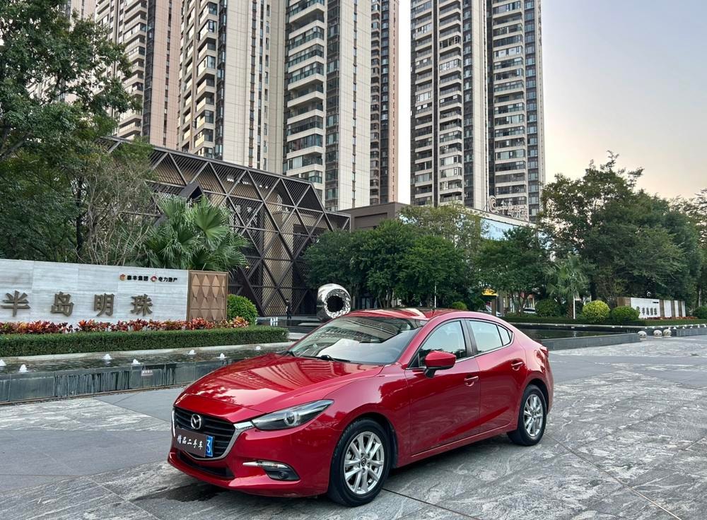 Mazda 3 Axela 2017 — фото автомобиля 1