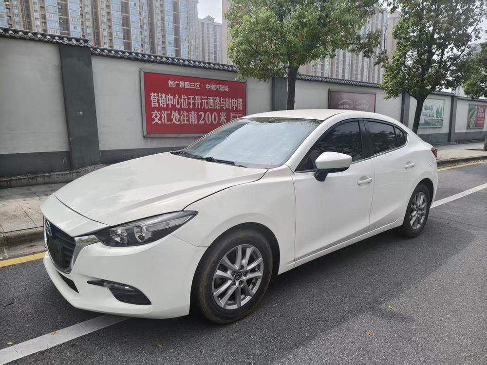 Mazda 3 Axela 2019 — фото автомобиля 1