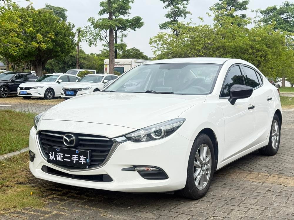 Mazda 3 Axela 2017 — фото автомобиля