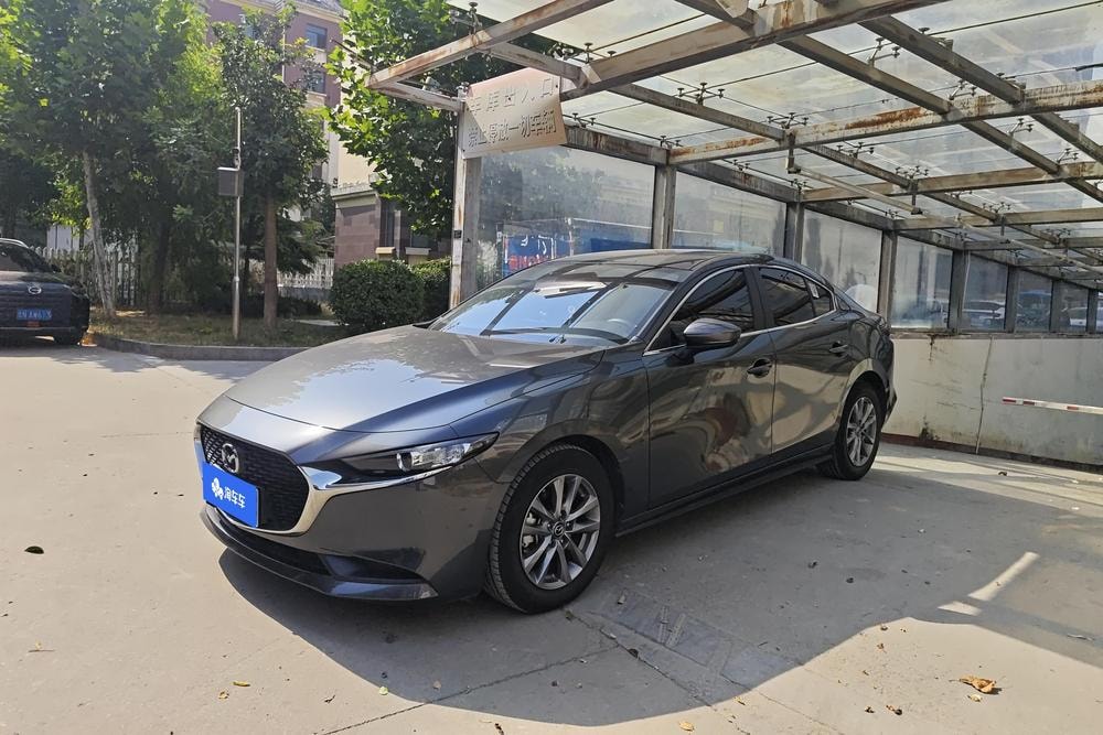 Mazda 3 Axela 2023 — фото автомобиля