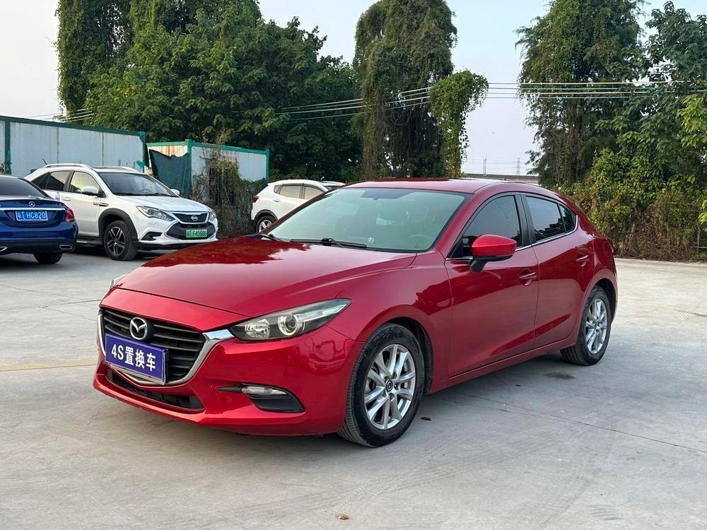 Mazda 3 Axela 2019 — фото автомобиля
