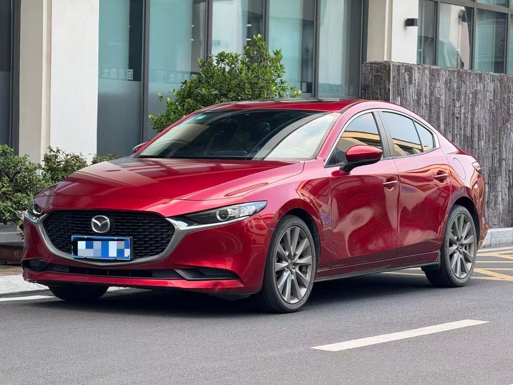 Mazda 3 Axela 2020 — фото автомобиля